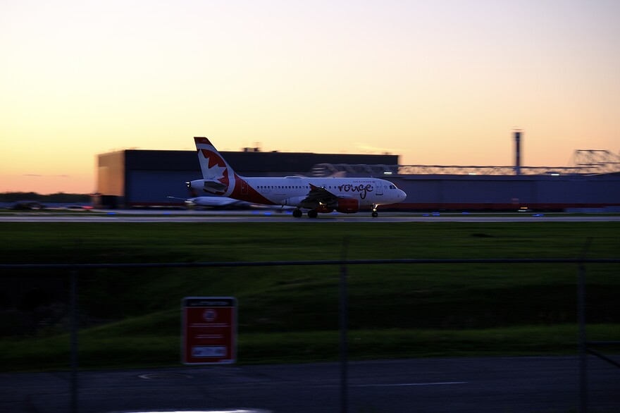 Air Canada Rouge A319