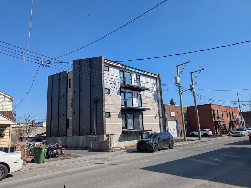 PXL_20260408_200945938.MP