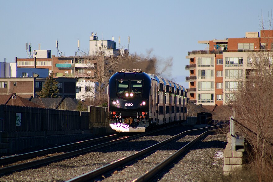 6AE873F7-9DB5-4784-BB27-FC46FF8A8A25_1_201_a