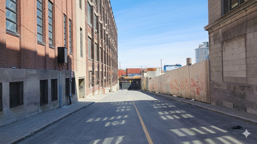 Molson_Papineau_Ruelle_Actuel_Gemini_Generated_Image_9fb40x9fb40x9fb4