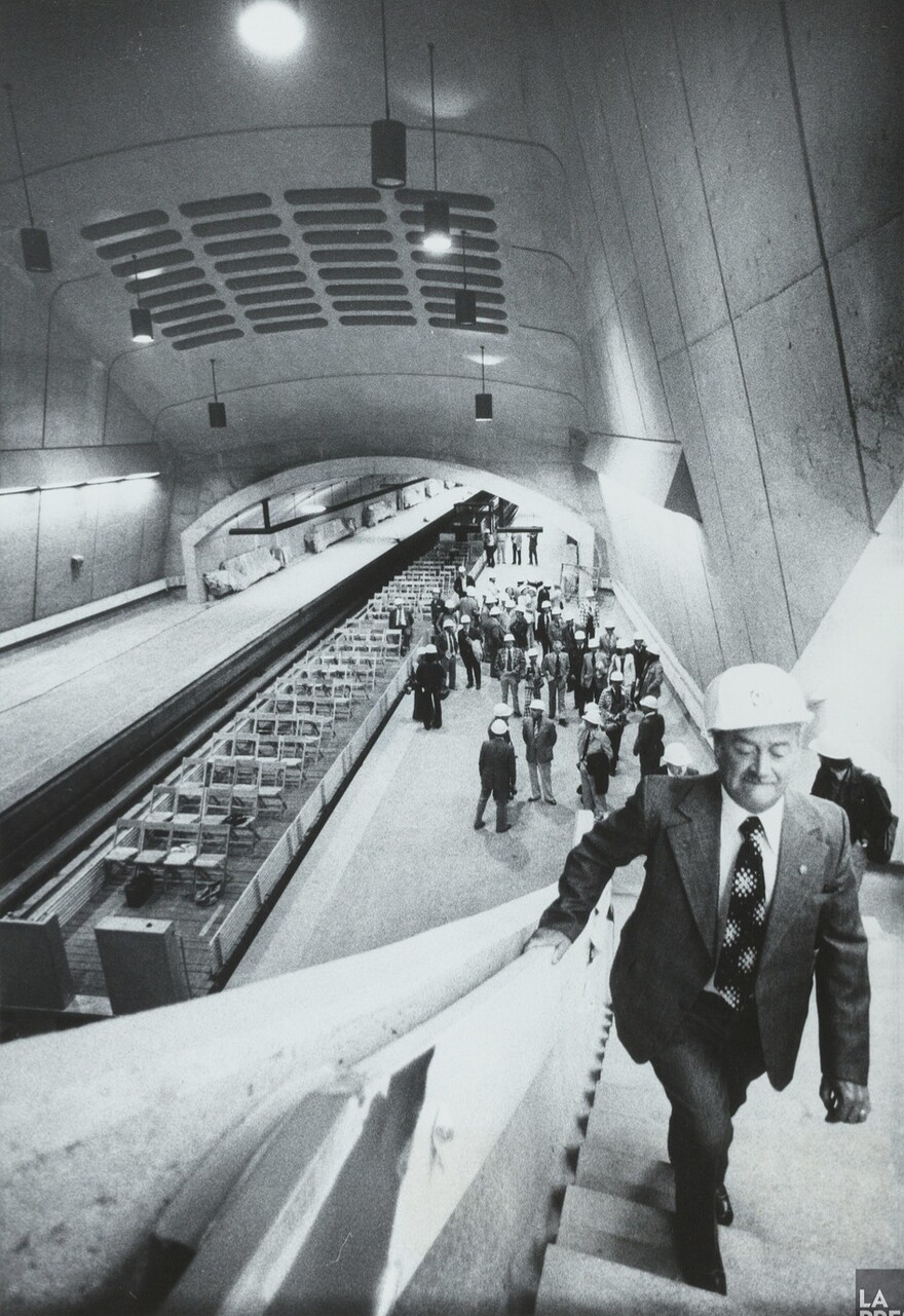 06M_P833S4D1623_0071_1