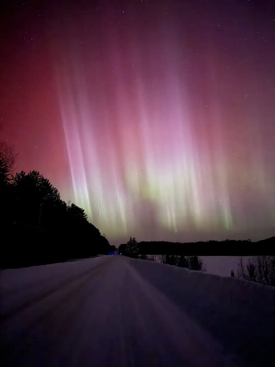 PHOTO KAMY MEILLEUR, TIRÉE DU GROUPE FACEBOOK AURORES DU QUÉBEC — Mont-Saint-Michel, dans les Laurentides