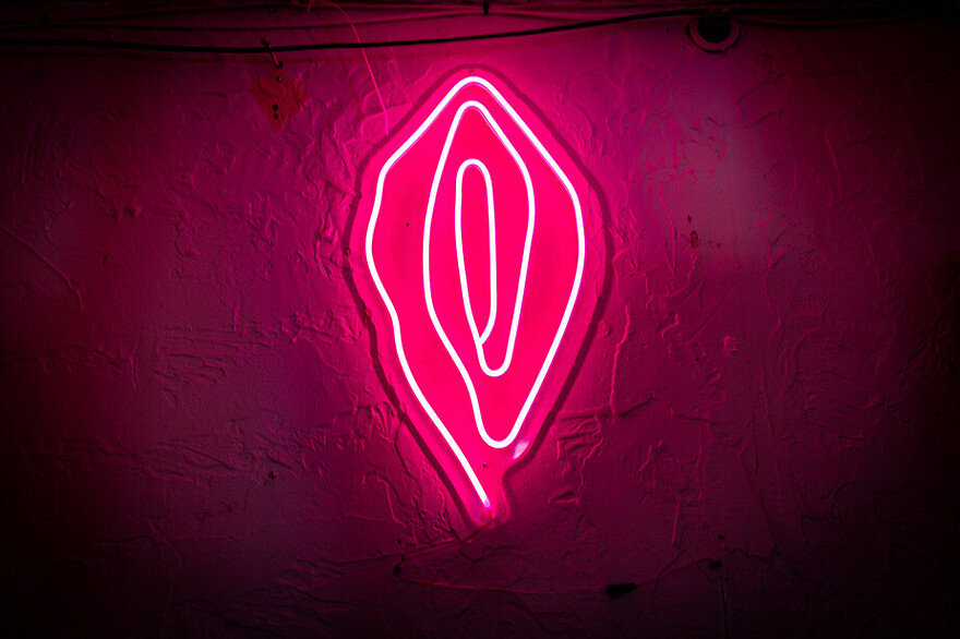 Le mot « concha » fait référence à un pain sucré traditionnel mexicain, mais aussi au sexe féminin. Un pied de nez au passé des cantinas, qui étaient interdites aux femmes.