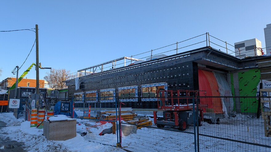 PXL_20260214_212811048