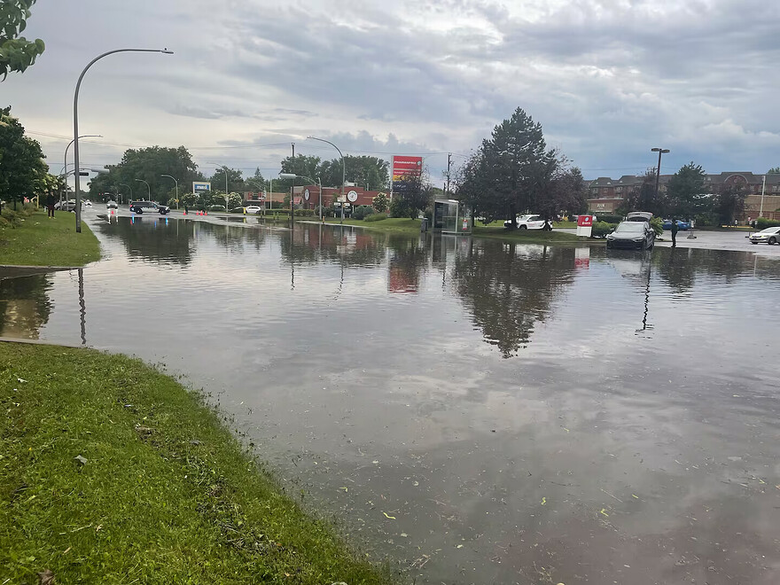 Pierrefonds Boulevard and Saint-Pierre Street in Pierrefonds-Roxboro. (Denise Roberts/CTV News)
