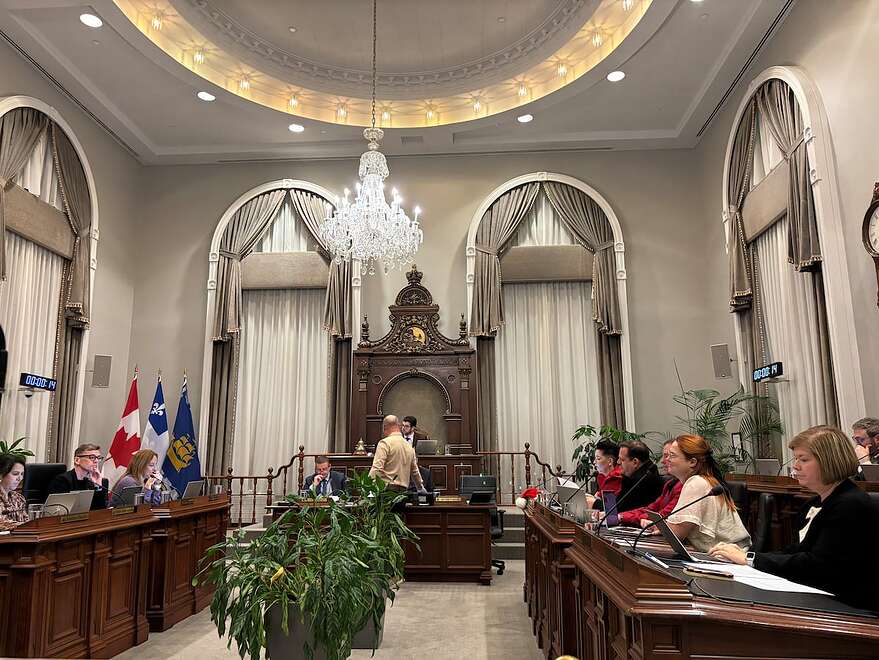 Le crucifix a finalement été retiré de la salle du conseil à l'hôtel de ville de Québec.
