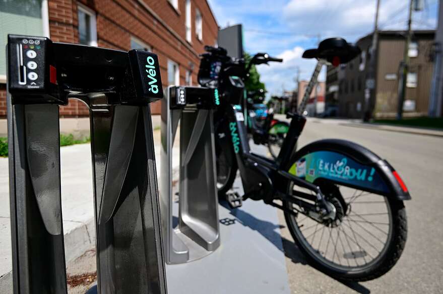Selon Capitale Mobilité, chaque vélo est utilisé entre trois et cinq fois par jour. Même sans station à Lévis, 595 usagers d'àVélo étaient des Lévisiens à la saison 2024, dont plus de 120 abonnés.