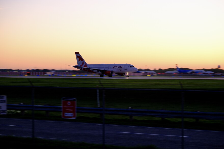 Air Canada Rouge A319