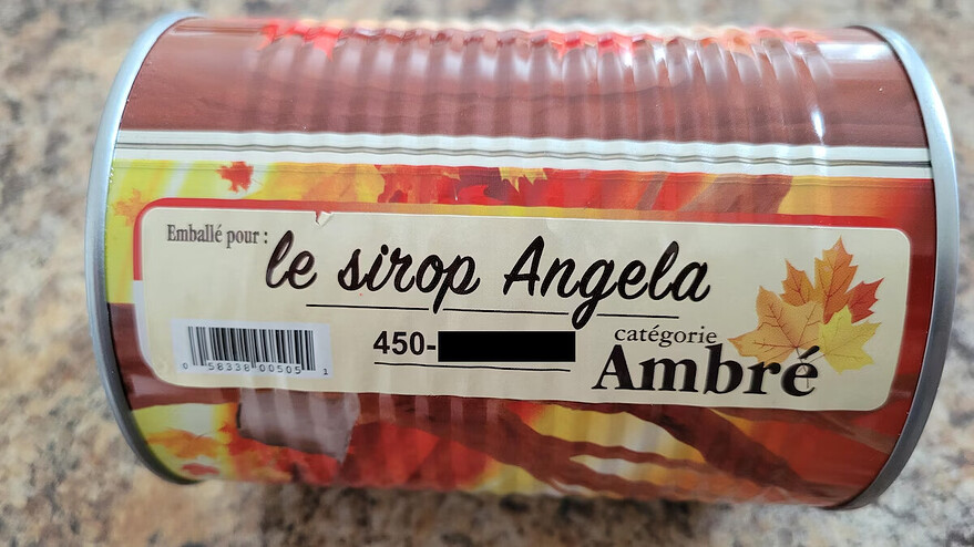 Une conserve de « sirop Angela » vendue dans une épicerie IGA. — Photo : Courtoisie