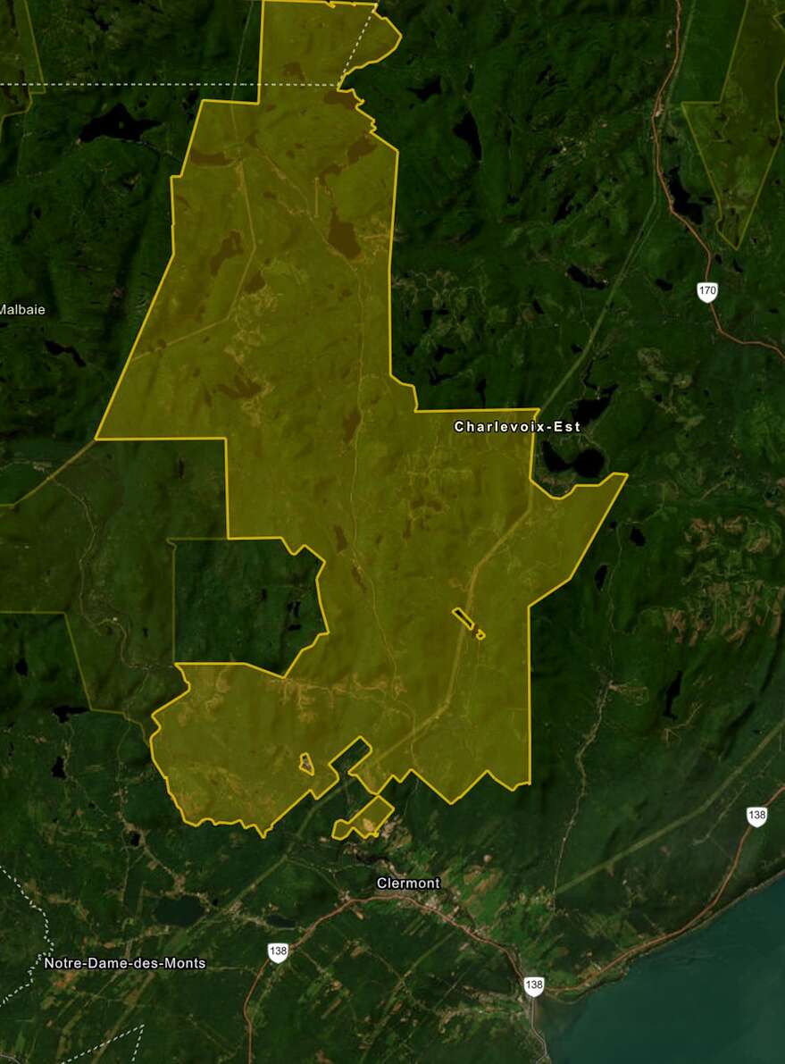 Le territoire de la Zec Lac-au-Sable est situé dans l'arrière-pays de Clermont et de La Malbaie.