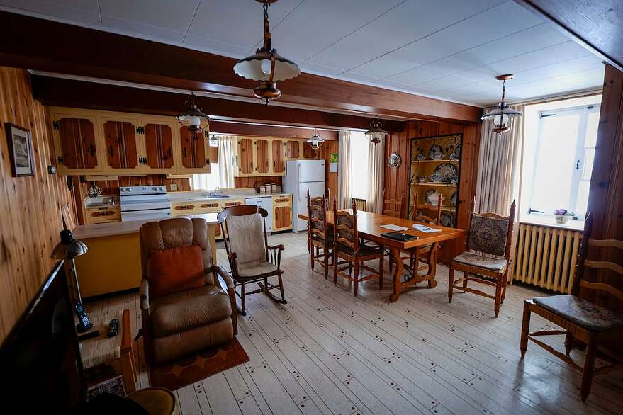 Alors que la maison date de 1684, l'intérieur est figé dans les années soixante.