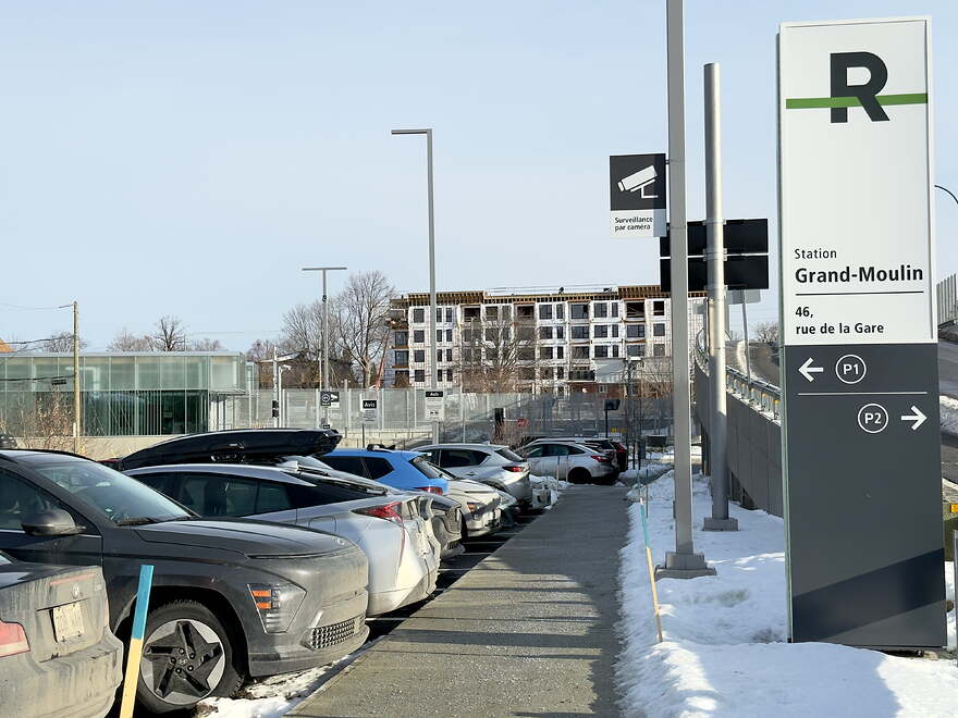 REM Grand-Moulin 2025-12-18 stationnement