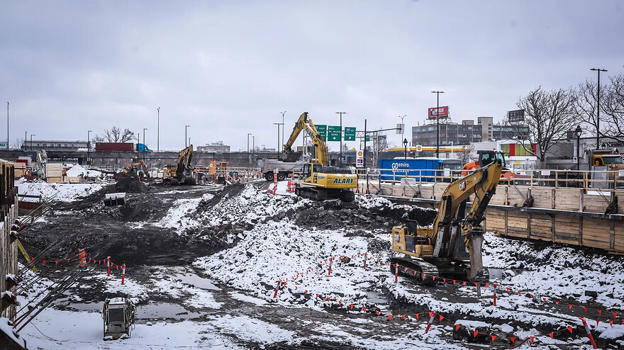Photo: Marie-France Coallier Le Devoir La surenchère qui marque la vente de terrains destinés à des projets de logements sociaux coûte cher à l’État québécois.