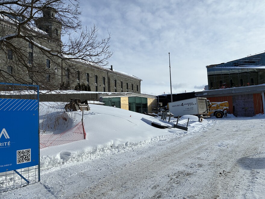 Le corridor qui mène à l'ancienne prison qui fait déjà partie du MDBA de Québec