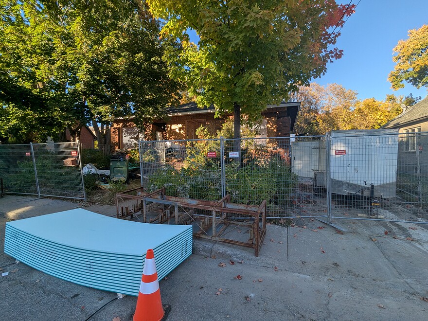 PXL_20261003_210121609