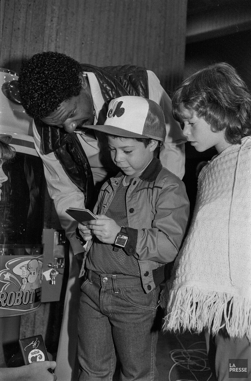 06M_P833S5D1983-0342_001