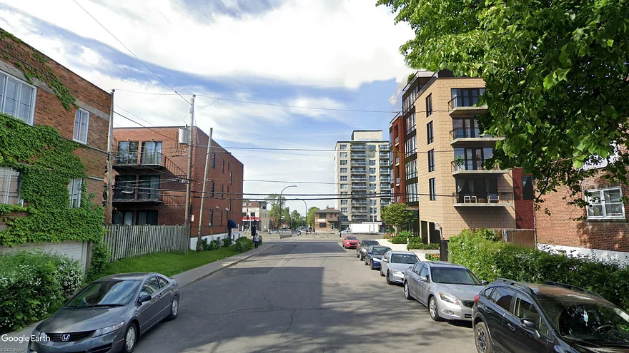 decarie-alley-tfydf2f5-large@2x