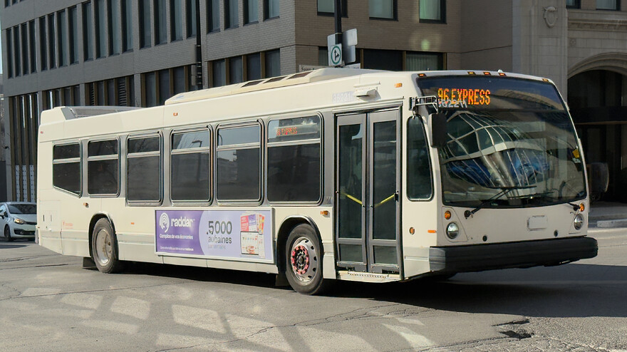 Montréal Mansfield 2026-04-23 autobus SSJR 362211