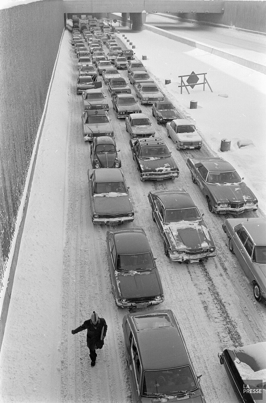 06M_P833S5D1977-0007_001