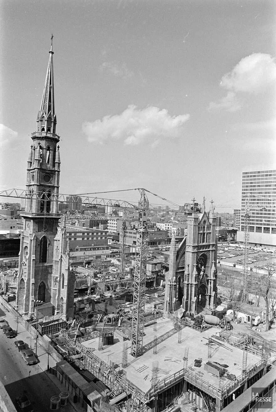 06M_P833S5D1977-0105_0002