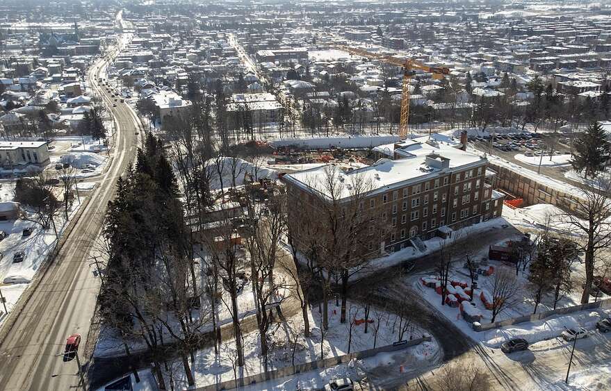 L'ancien couvent des pères Eudistes est situé au coin de la 1re avenue et de la 62e rue, dans Charlesbourg.