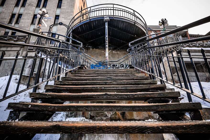 L'escalier du Faubourg compte 99 marches.