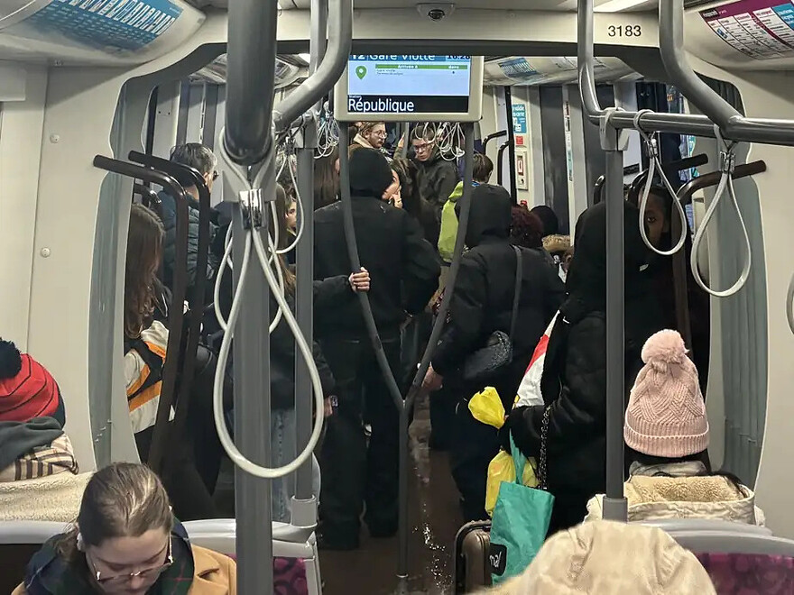 PHOTO PHILIPPE TEISCEIRA-LESSARD, COLLABORATION SPÉCIALE — L’intérieur d’une rame de tramway à Besançon
