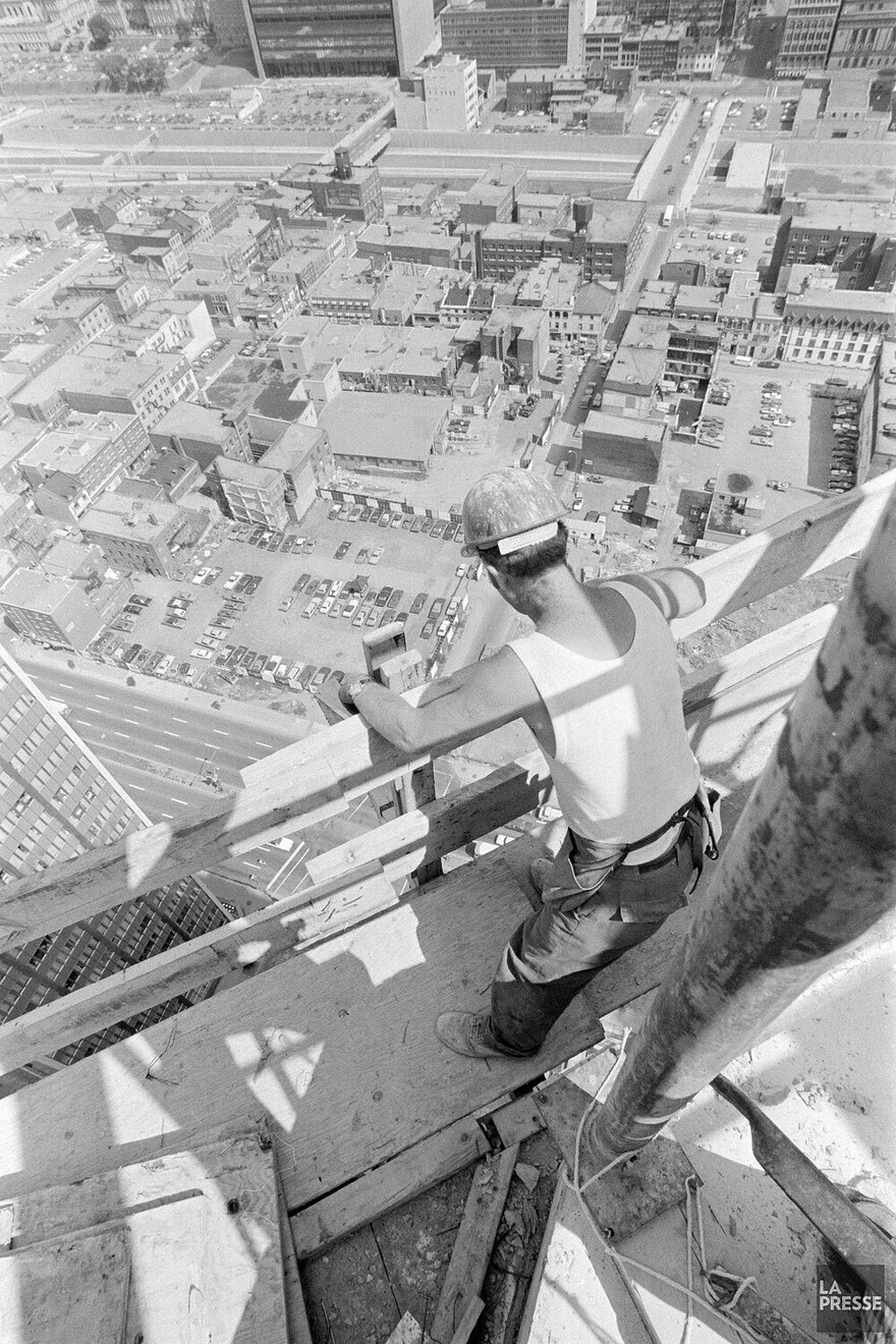 06M_P833S5D1974-0321_0011