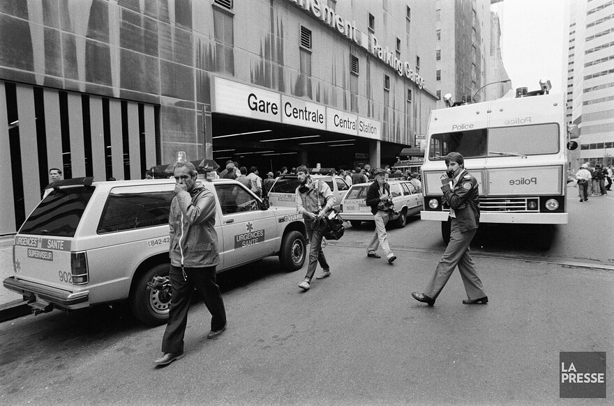 06M_P833S5D1984-0417_002