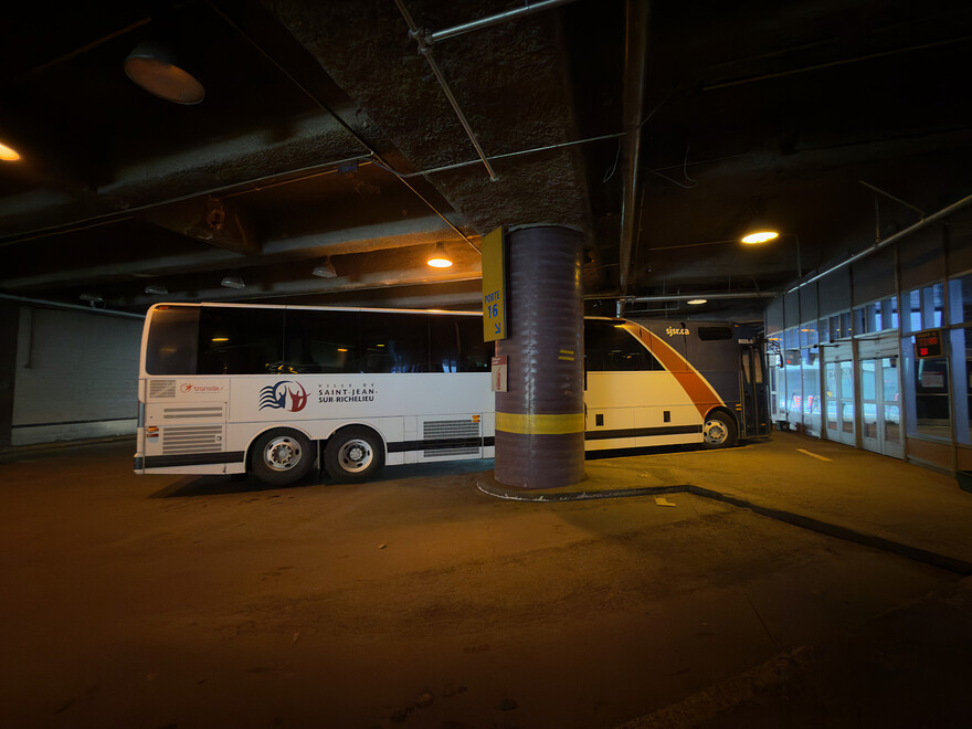 Terminus Centre-Ville 2026-04-23 autobus SJSR 8028256 côté 2
