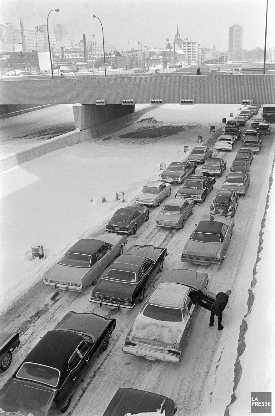 06M_P833S5D1977-0007_002