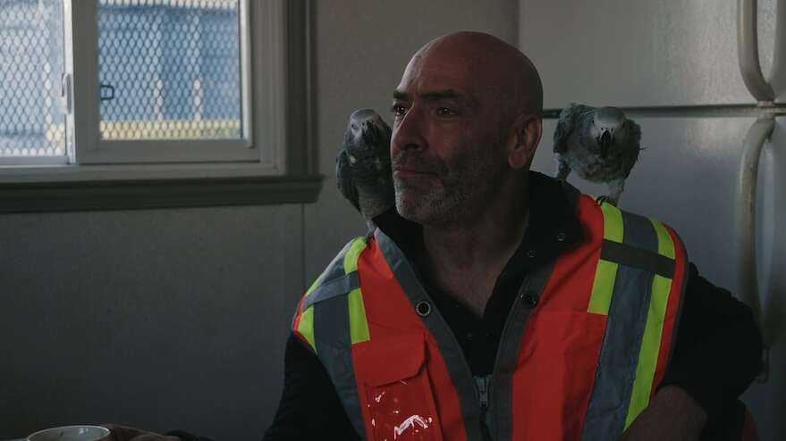 L’homme aux perroquets, Sébastien Boulianne, dont le bateau porte le nom de Turbulent.