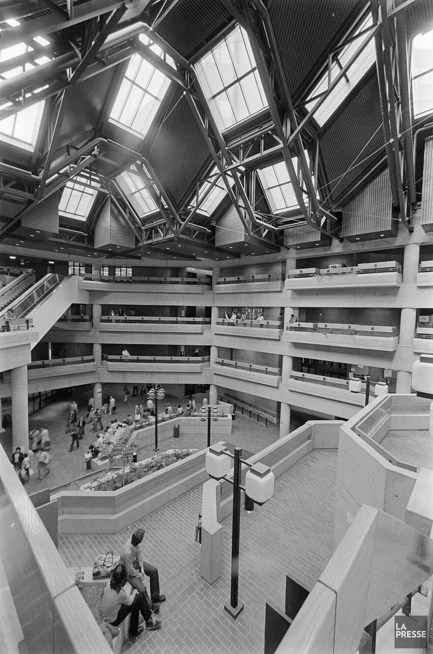 06M_P833S5D1979-0408_027