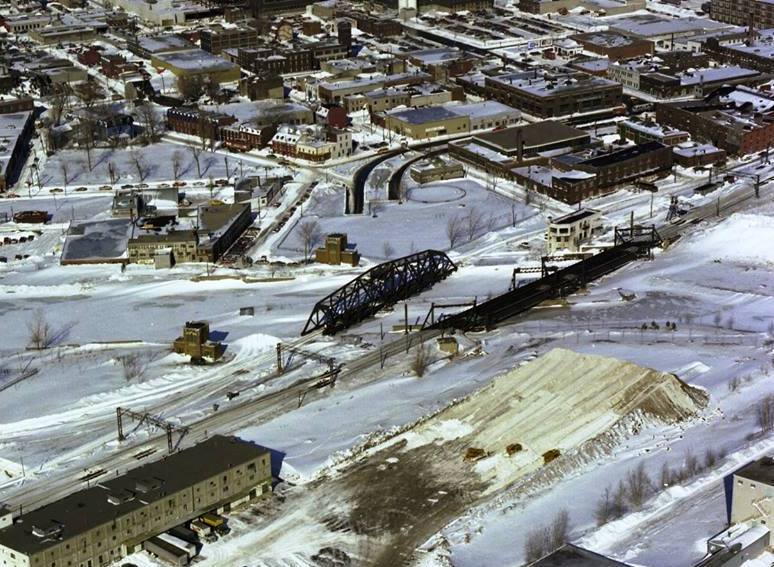 1978 Dépot à neige au Canal Lachine, Rhéal Benny, Archives de la Ville de Montréal,VM94-B229-061 - Copie