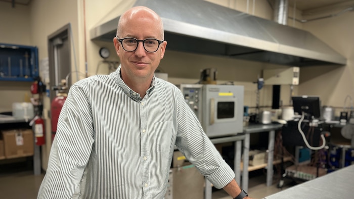 Alan Carter, professeur titulaire et responsable du Laboratoire sur les chaussées et les matériaux bitumineux de l'École de technologie supérieure.