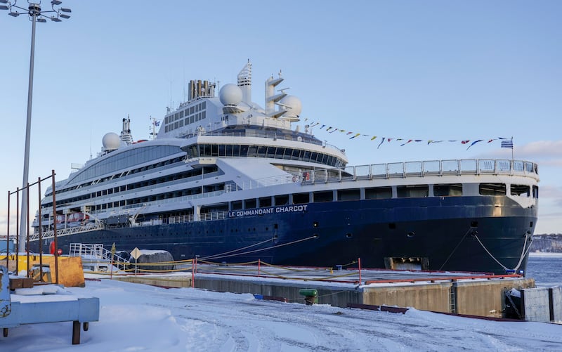 Le navire d’exploration <i>Commandant Charcot</i> était amarré au quai 103 du Port de Québec.|800x501.3333333333333