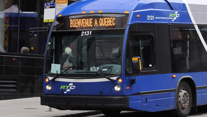 Un autobus du Réseau de transport de la Capitale à Québec.