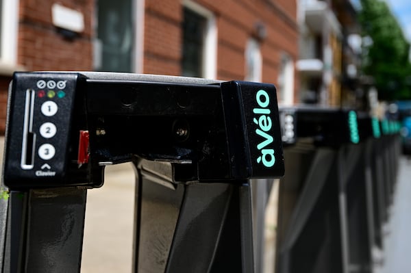 L'entreprise immobilière a signé une entente avec àVélo pour déplacer une station et leur fournir l'électricité.