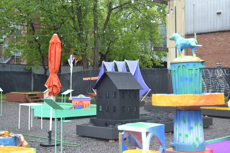 Le parcours artistique Minigolf Belleville Plaisirs a été créé par EXMURO et Ateliers Belleville.|800x533.3333333333334