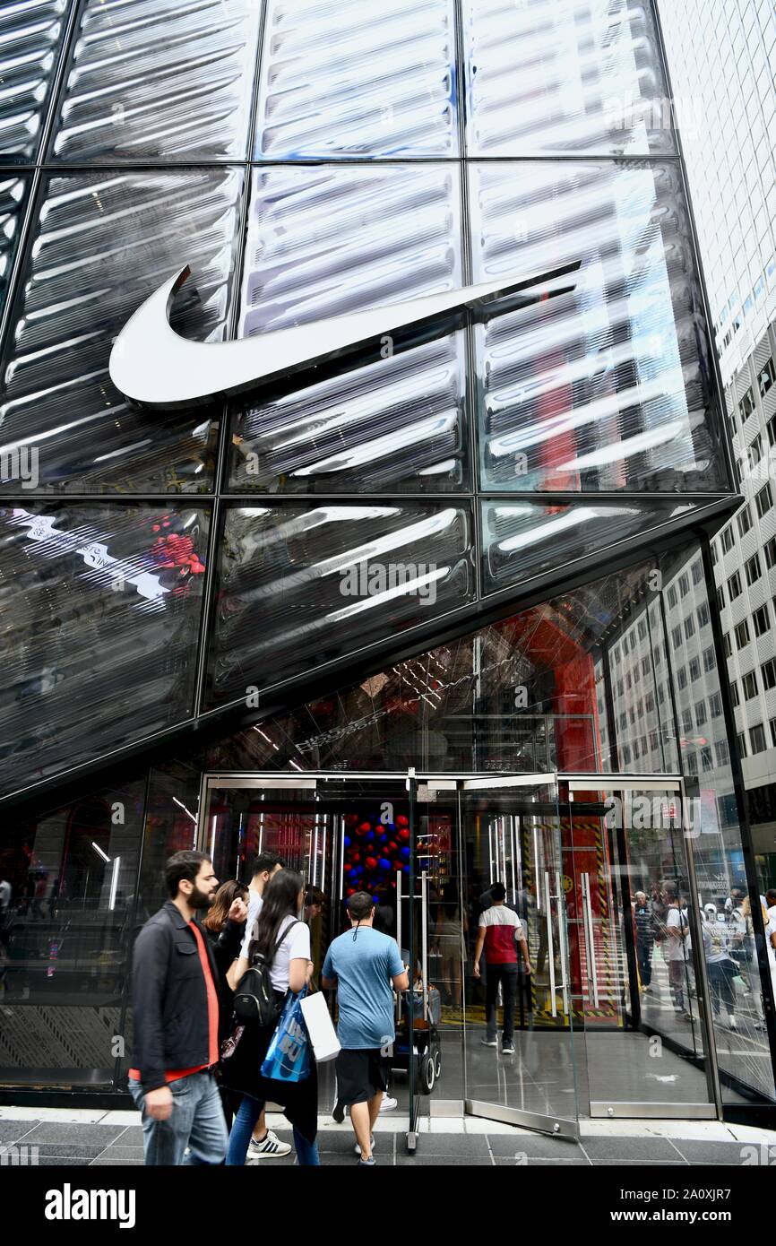 nike-flagship-store-in-new-york-city-ny-usa-2A0XJR7