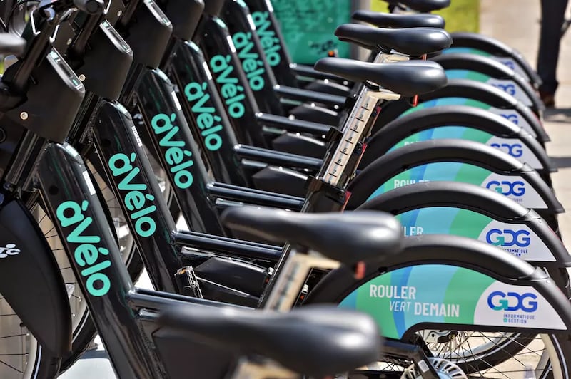 Des vélos à assistance électrique du service àVélo, à Québec.|800x532.8125