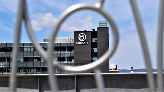 Enseigne d'Ubisoft sur leur bâtiment de la basse-ville de québec.