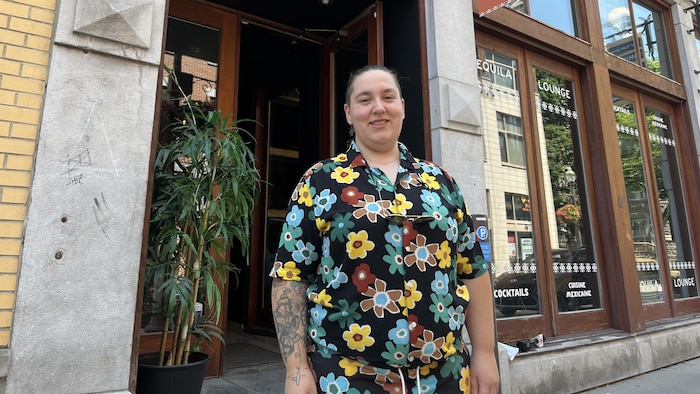 Ariane Robitaille devant le Tequila Lounge.