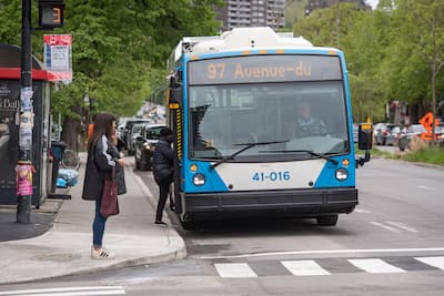 Transport en commun: il faudrait réduire la rémunération des chauffeurs, croit l’Institut économique de Montréal