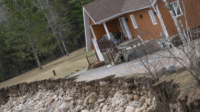 Des inondations ont ravagé le village de Saint-Urbain dans la région de Baie-Saint-Paul en mai 2023.
