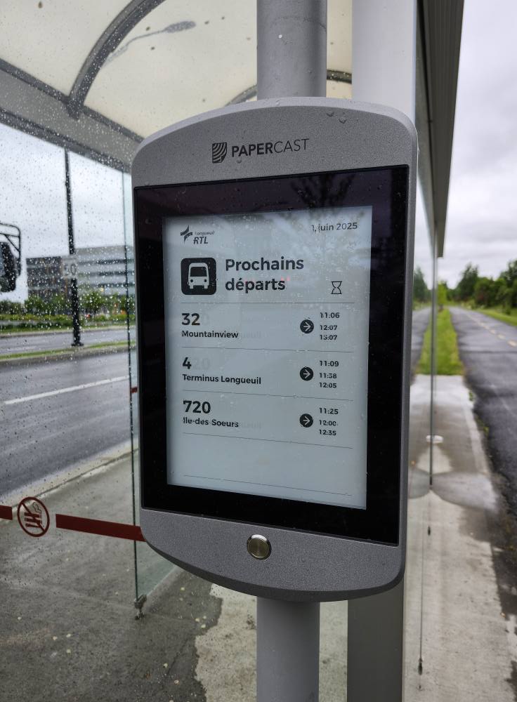 Papercast digital schedules at REM Du Quartier