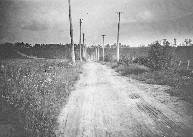 La route Bell, dans le quartier Saint-Sacrement, en 1916|800x567.7309493401447