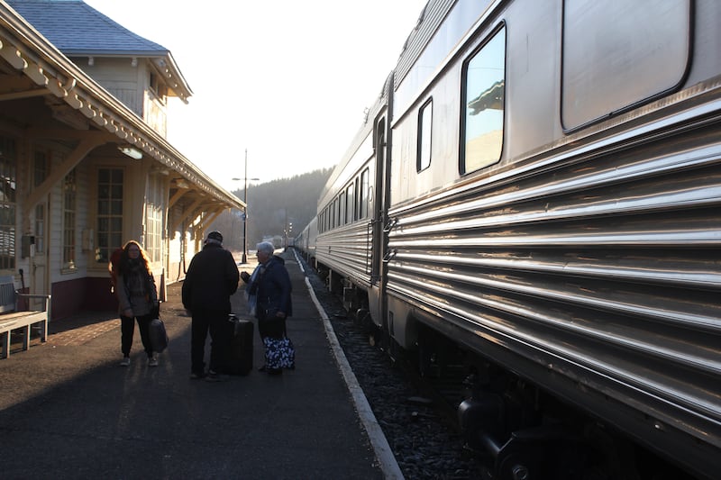 Le projet de train passagers entre Lac-Mégantic et Montréal pourrait coûter près de 1,3 milliard de dollars pour les différents volets du projet.|800x533.3333333333334