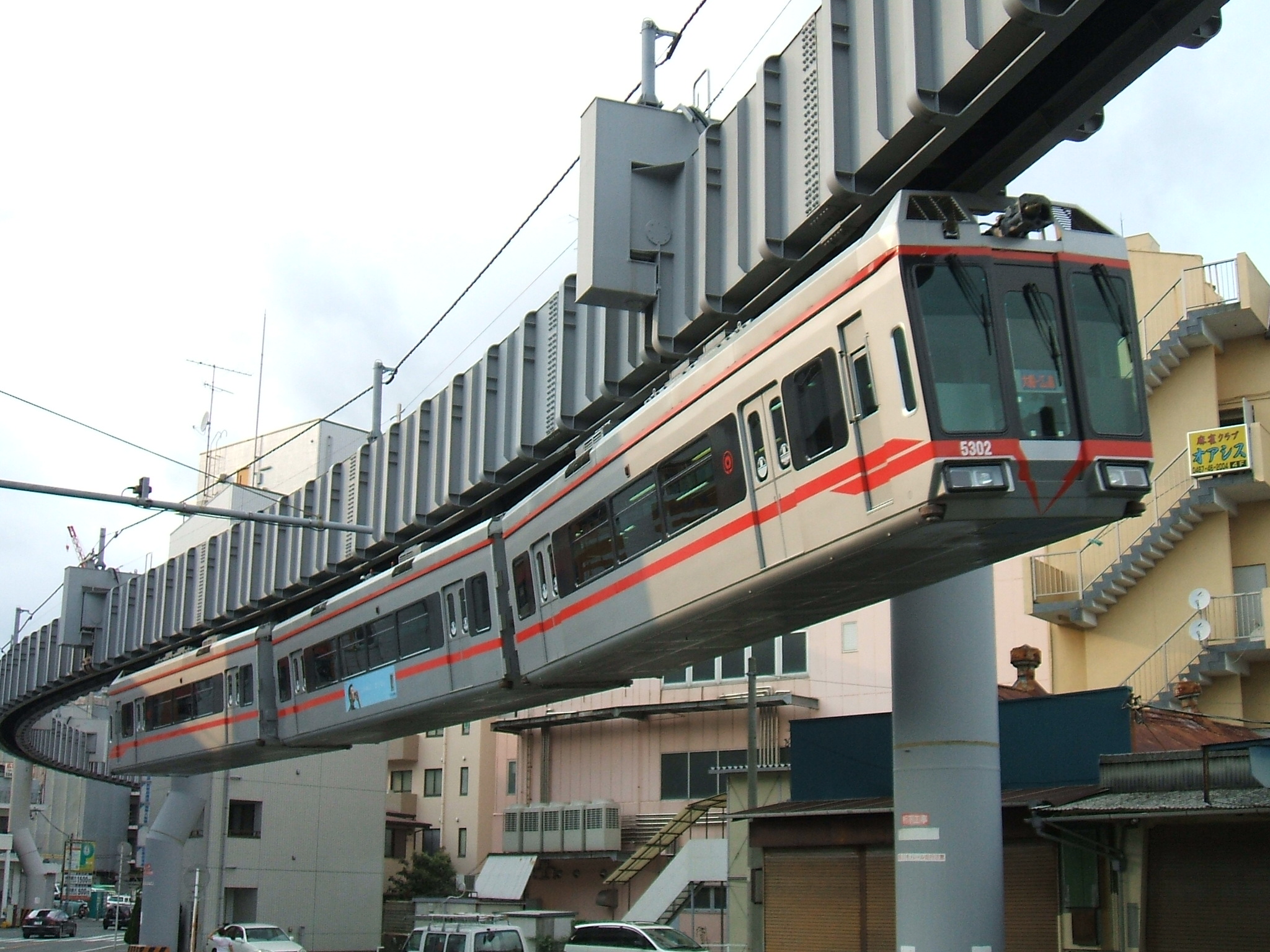 A 5000 series train in August 2008