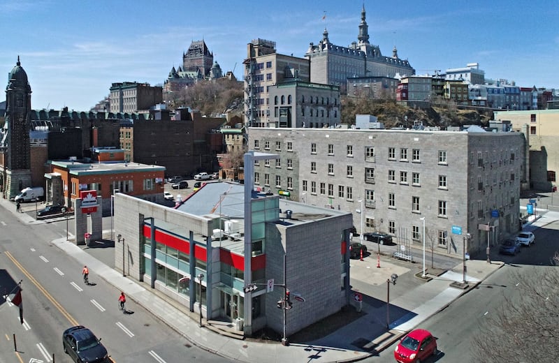 Ottawa libère trois bâtiments au coin des rues Dalhousie et du quai Saint-André.|800x520.3199999999999